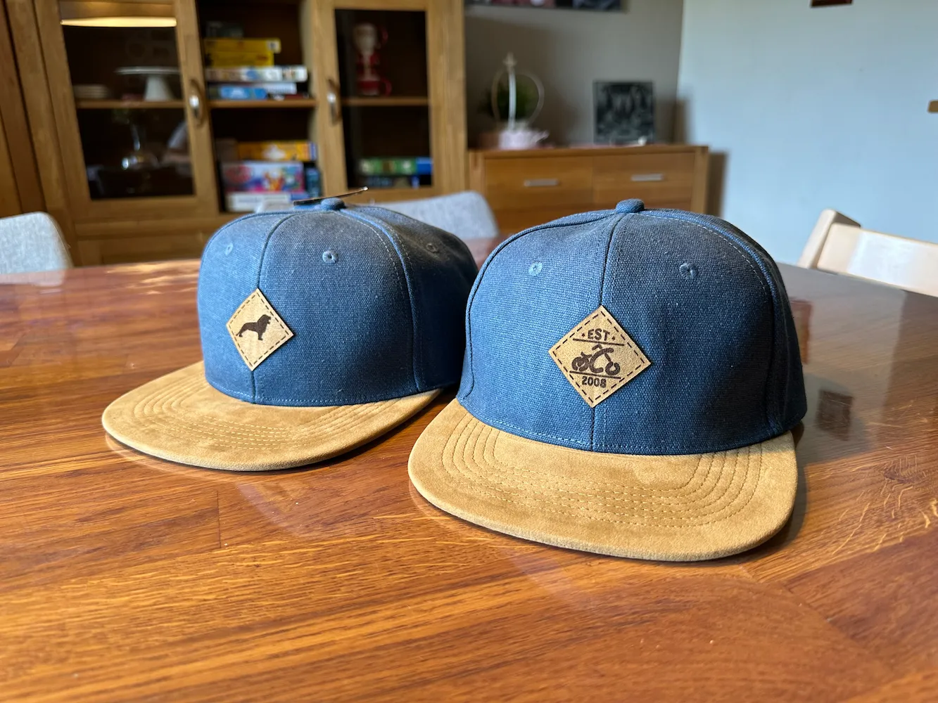 Kappe mit Lederpatch – Textildruck